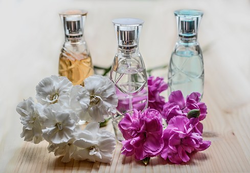 perfume 1433653 340 (489x340)